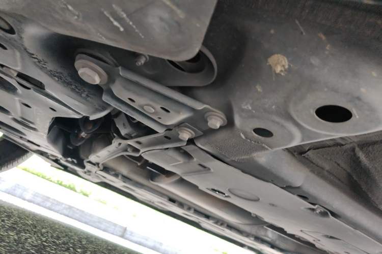 Used Volvo XC60 2018 T5 4x4 Zhiyi Edition Chassis Front Left