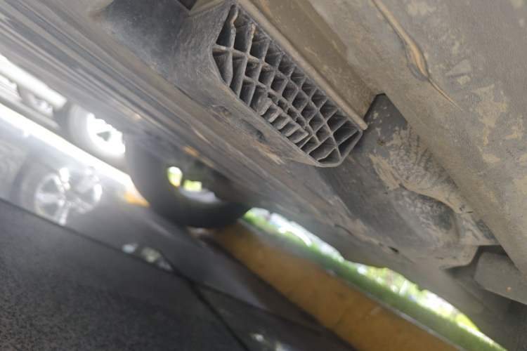 Used Volvo XC60 2018 T5 4x4 Zhiyi Edition Chassis Rear Left