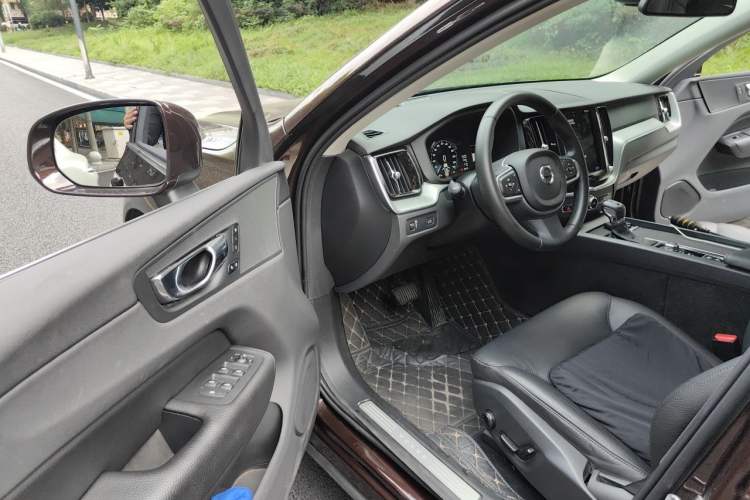 Used Volvo XC60 2018 T5 4x4 Zhiyi Edition Driver Seat