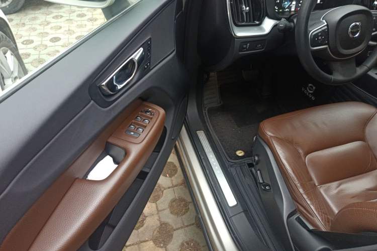 Used Volvo XC60 2018 T5 4x4 Zhiyi Edition Driver Seat