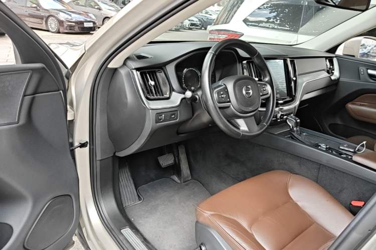 Used Volvo XC60 2018 T5 4x4 Zhiyi Edition Driver Seat