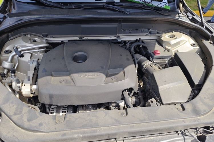 Used Volvo XC60 2018 T5 4x4 Zhiyi Edition Engine Bay