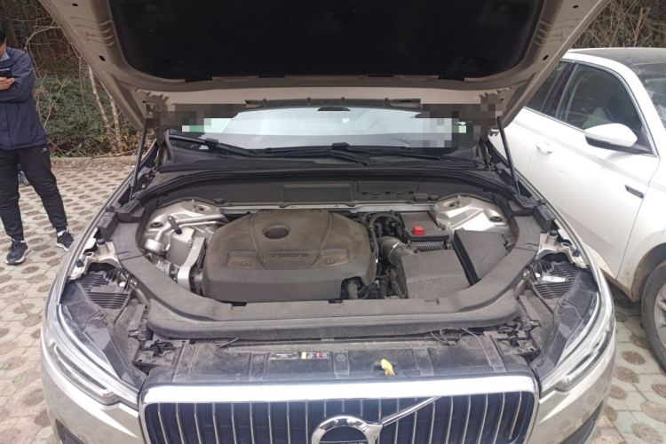 Used Volvo XC60 2018 T5 4x4 Zhiyi Edition Engine Bay
