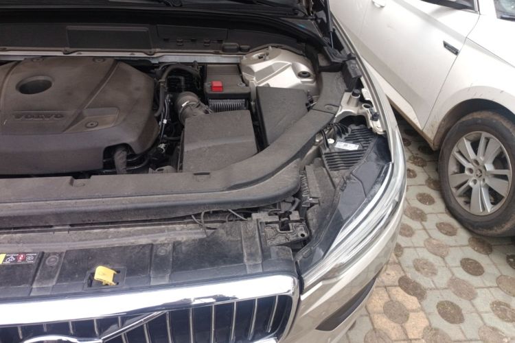 Used Volvo XC60 2018 T5 4x4 Zhiyi Edition Engine Bay Left
