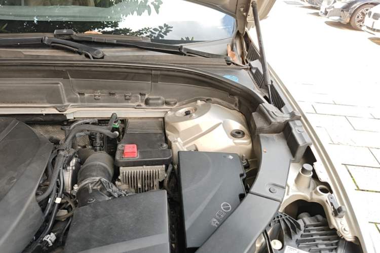 Used Volvo XC60 2018 T5 4x4 Zhiyi Edition Engine Bay Left