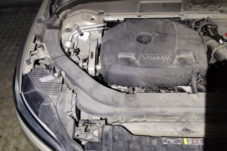 Used Volvo XC60 2018 T5 4x4 Zhiyi Edition Engine Bay Right