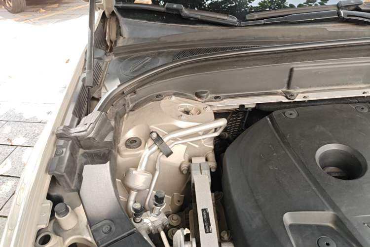 Used Volvo XC60 2018 T5 4x4 Zhiyi Edition Engine Bay Right