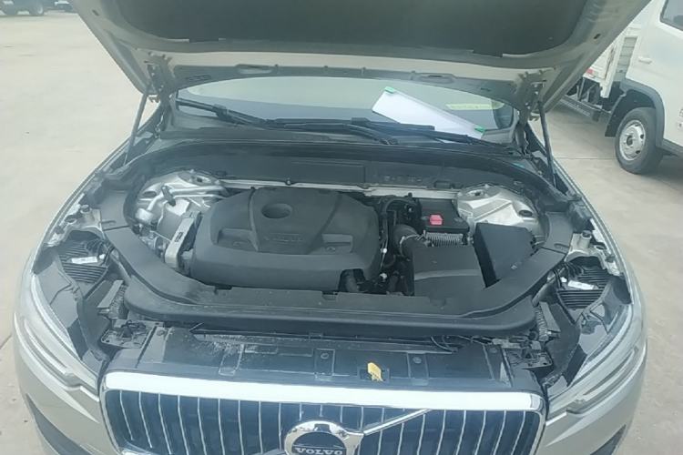 Used Volvo XC60 2018 T5 4x4 Smart Edition Engine Bay