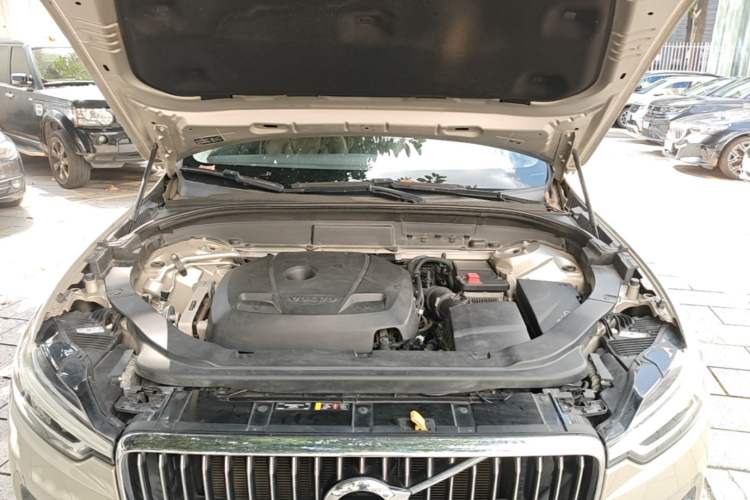 Used Volvo XC60 2018 T5 4x4 Zhiyi Edition Engine Bay