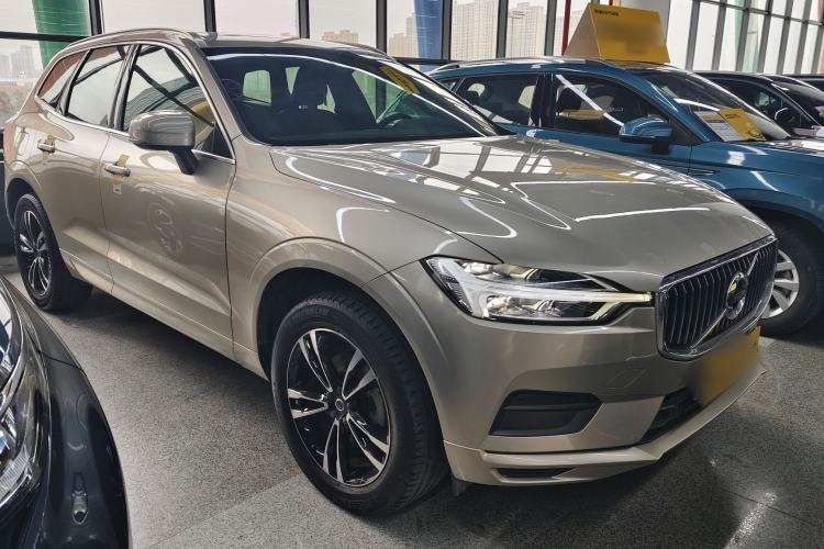 Used Volvo XC60 2018 T5 4x4 Smart Edition Exterior 1