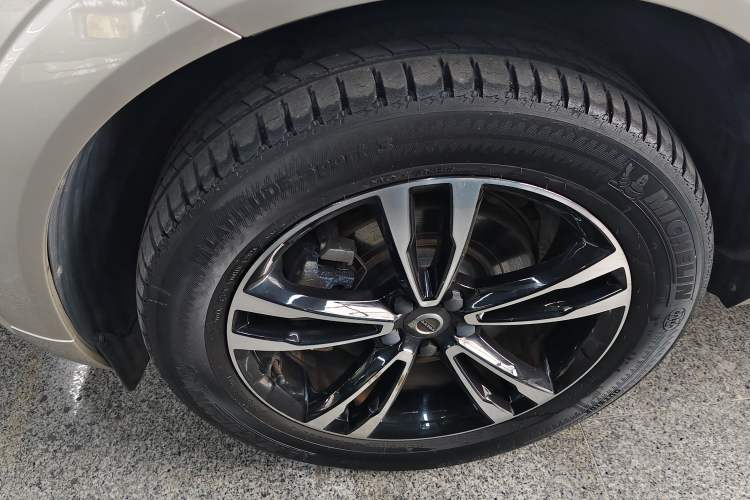 Used Volvo XC60 2018 T5 4x4 Smart Edition Exterior 4