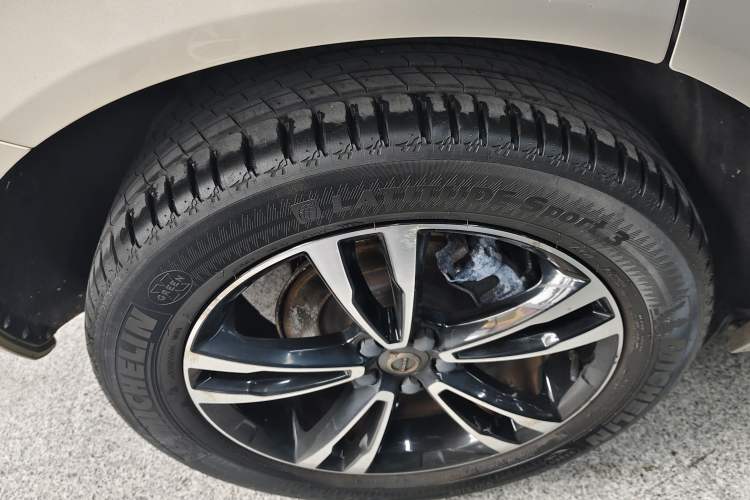 Used Volvo XC60 2018 T5 4x4 Smart Edition Exterior 5