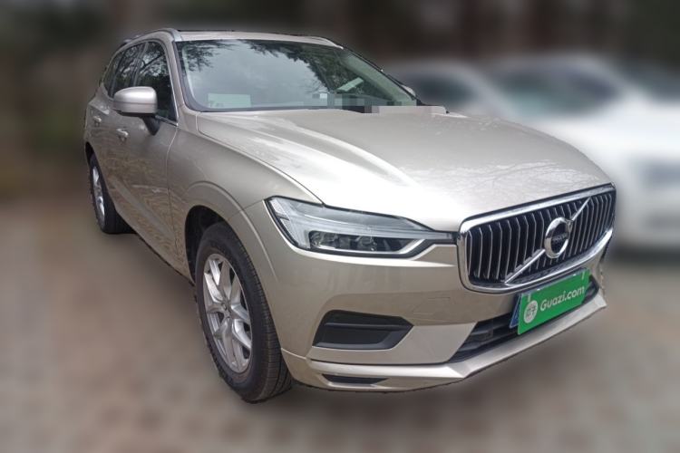 Used Volvo XC60 2018 T5 4x4 Zhiyi Edition Front Right 45 Deg