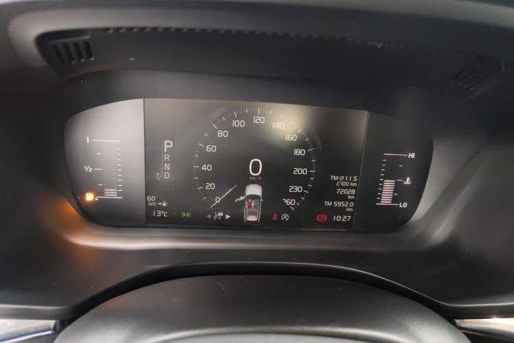 Used Volvo XC60 2018 T5 4x4 Smart Edition Instrument Cluster
