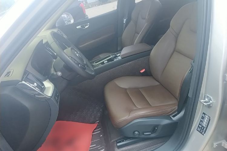 Used Volvo XC60 2018 T5 4x4 Smart Edition Left Front Seat