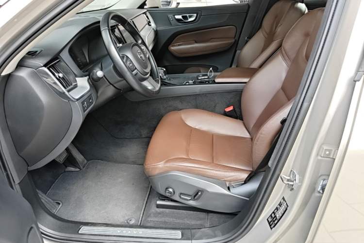 Used Volvo XC60 2018 T5 4x4 Zhiyi Edition Left Front Seat