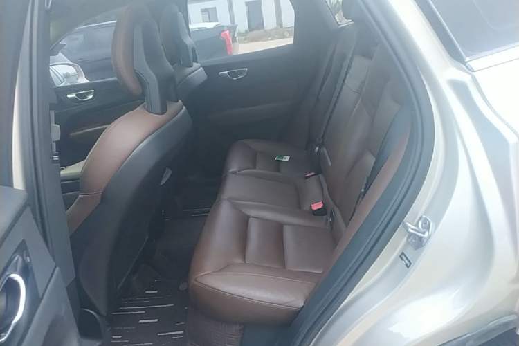 Used Volvo XC60 2018 T5 4x4 Smart Edition Left Rear Seat
