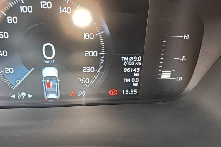Used Volvo XC60 2018 T5 4x4 Zhiyi Edition Odometer Close Up