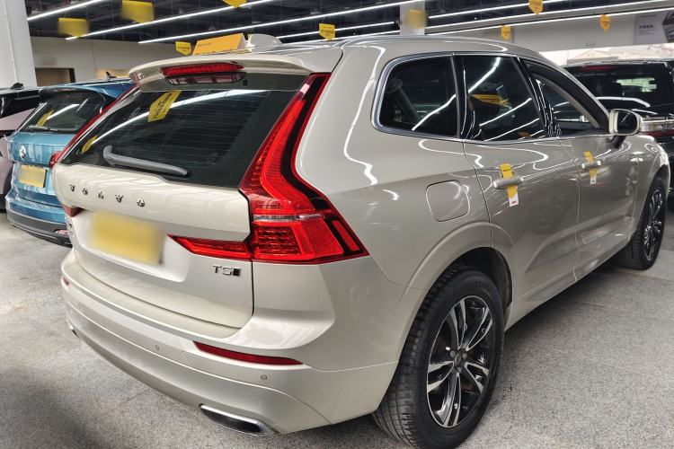 Used Volvo XC60 2018 T5 4x4 Smart Edition Rear Right 45 Deg