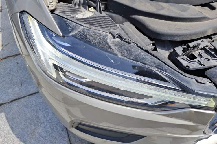 Used Volvo XC60 2018 T5 4x4 Zhiyi Edition Right Front Headlight