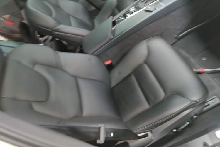 Used Volvo XC60 2018 T5 4x4 Zhiyi Edition Right Front Seat