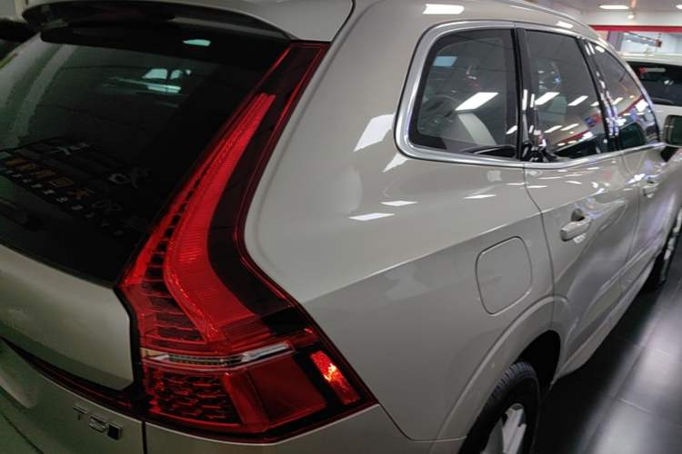 Used Volvo XC60 2018 T5 4x4 Zhiyi Edition Right Rear Taillight