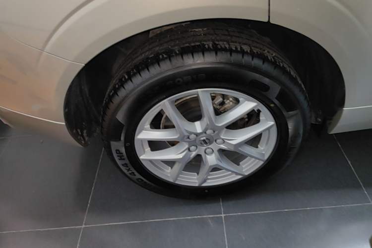Used Volvo XC60 2018 T5 4x4 Zhiyi Edition Right Rear Wheel Hub