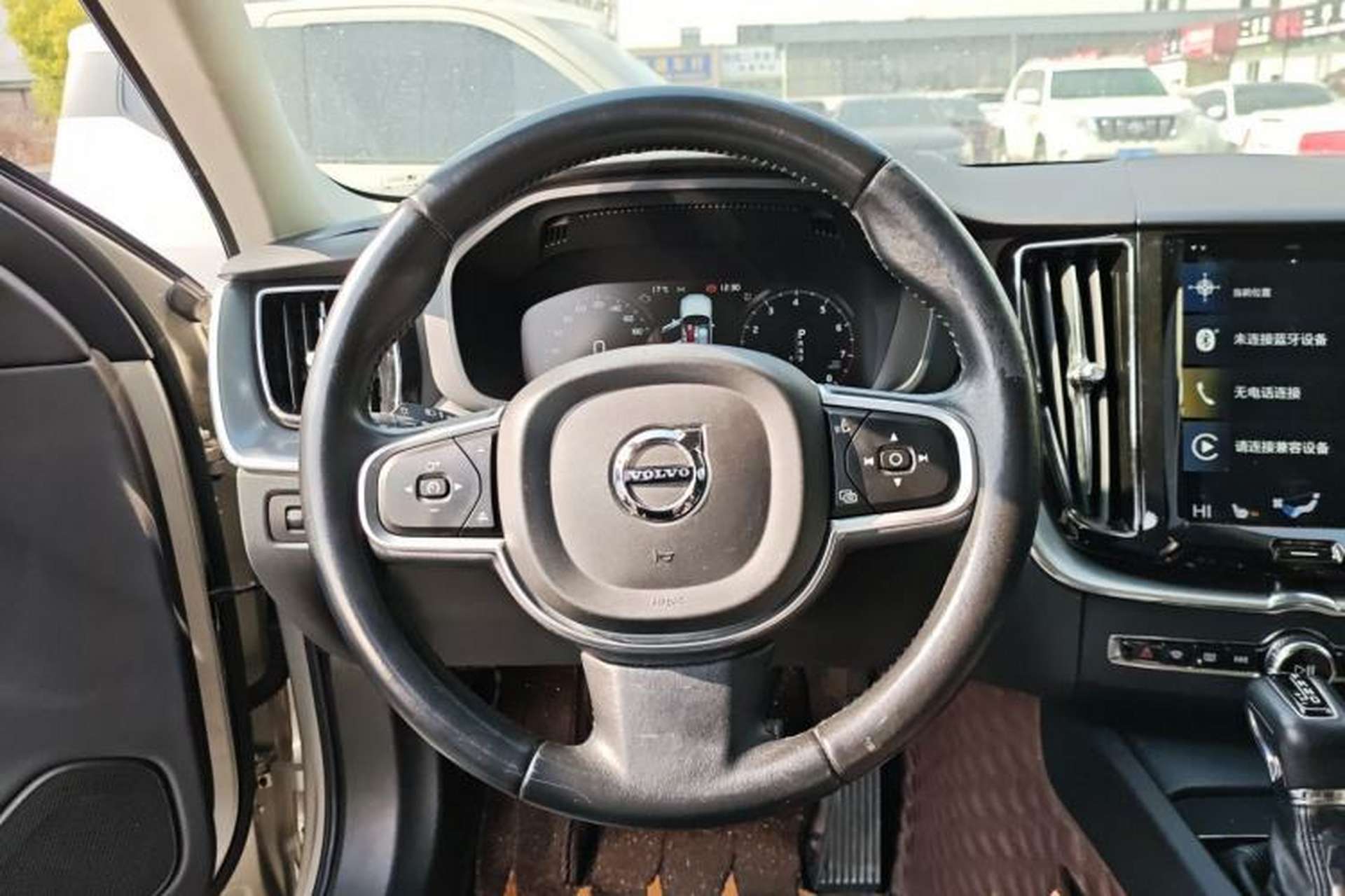 Used Volvo XC60 2018 T5 4x4 Smart Edition Steering Wheel