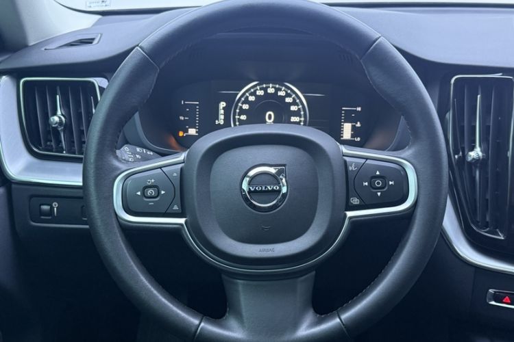 Used Volvo XC60 2018 T5 4x4 Zhiyi Edition Steering Wheel