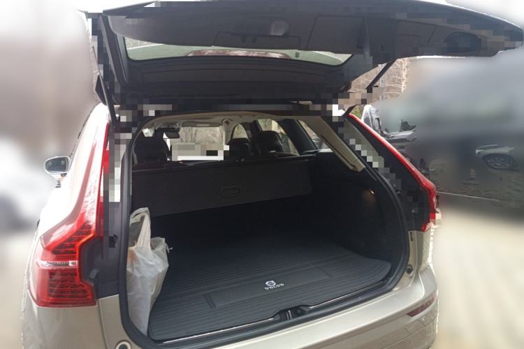 Used Volvo XC60 2018 T5 4x4 Zhiyi Edition Trunk