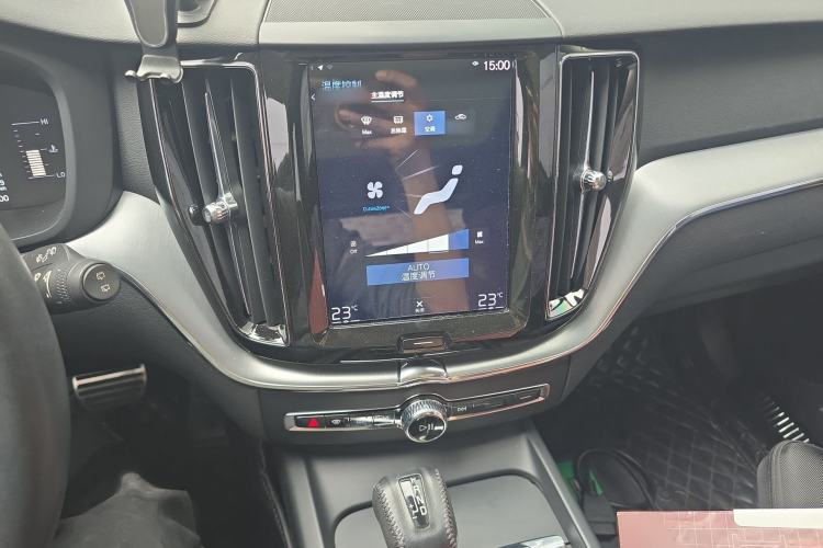 Used Volvo XC60 2018 T5 4x4 Zhiyi Edition Audio And AC Panel