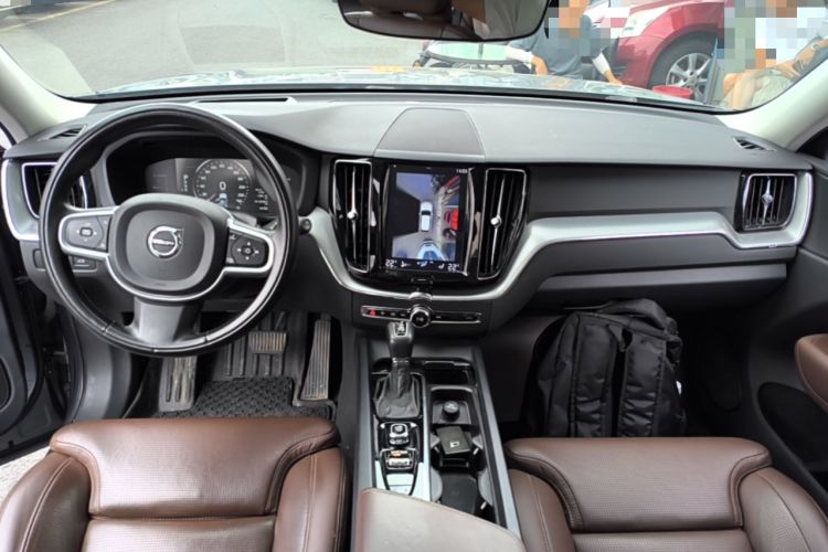 Used Volvo XC60 2018 T5 4x4 Zhiyi Edition Center Console