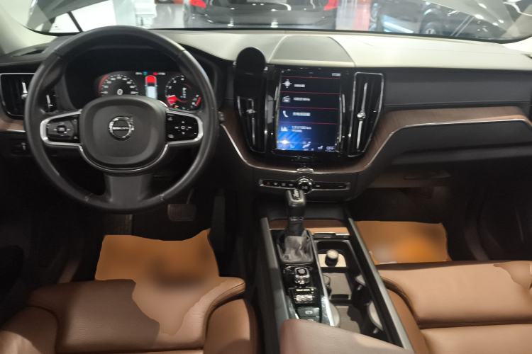 Used Volvo XC60 2018 T5 4x4 Zhiya Luxury Edition Center Console