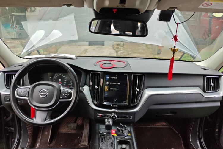 Used Volvo XC60 2018 T5 4x4 Zhiyi Edition Center Console
