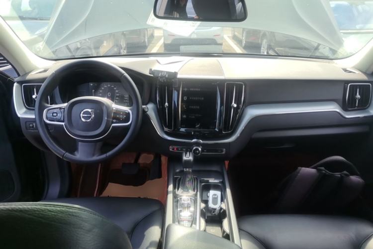 Used Volvo XC60 2018 T5 4x4 Zhiyi Edition Center Console