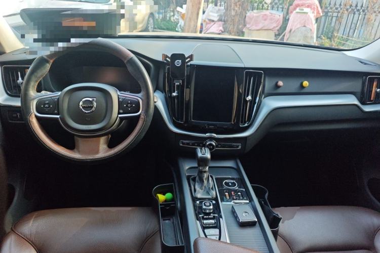 Used Volvo XC60 2018 T5 4x4 Zhiyi Edition Center Console