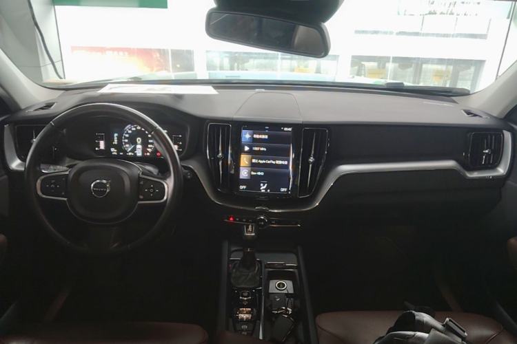 Used Volvo XC60 2018 T5 4x4 Zhiyi Edition Center Console