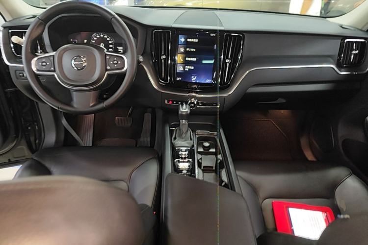 Used Volvo XC60 2018 T5 4x4 Zhiyi Edition Center Console