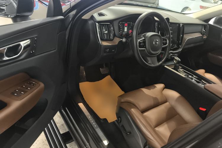 Used Volvo XC60 2018 T5 4x4 Zhiya Luxury Edition Driver Seat