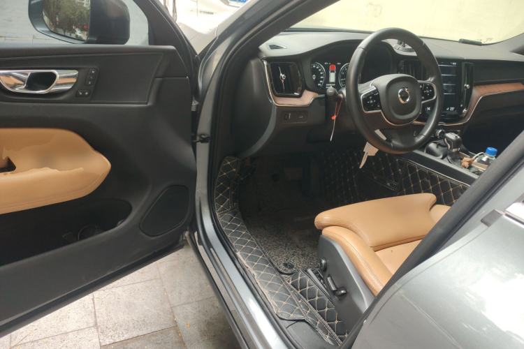 Used Volvo XC60 2018 T5 4x4 Zhiya Luxury Edition Driver Seat
