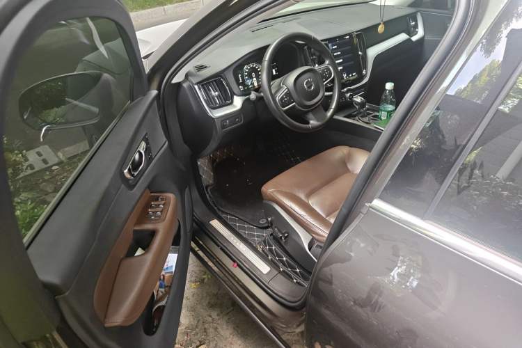 Used Volvo XC60 2018 T5 4x4 Smart Edition Driver Seat