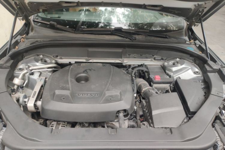 Used Volvo XC60 2018 T5 4x4 Zhiya Luxury Edition Engine Bay