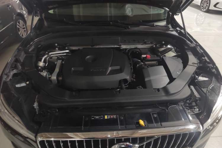 Used Volvo XC60 2018 T4 Zhiyi Edition Engine Bay
