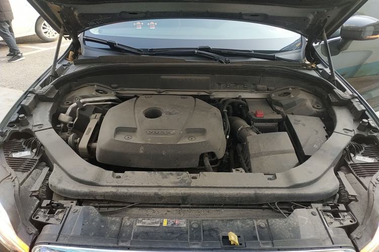 Used Volvo XC60 2018 T5 4x4 Zhiyi Edition Engine Bay