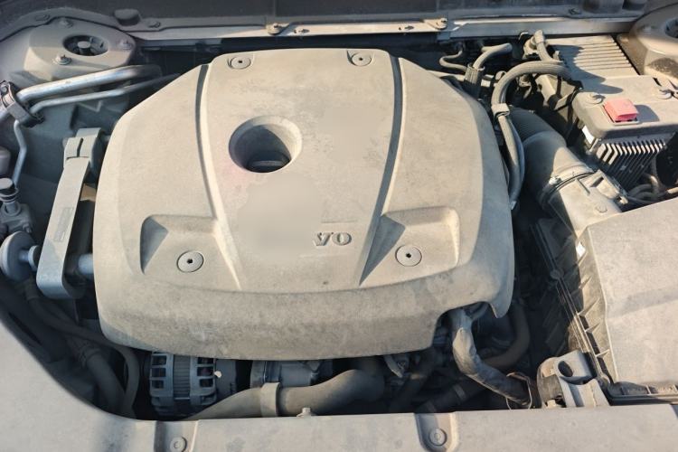 Used Volvo XC60 2018 T5 4x4 Zhiyi Edition Engine Bay