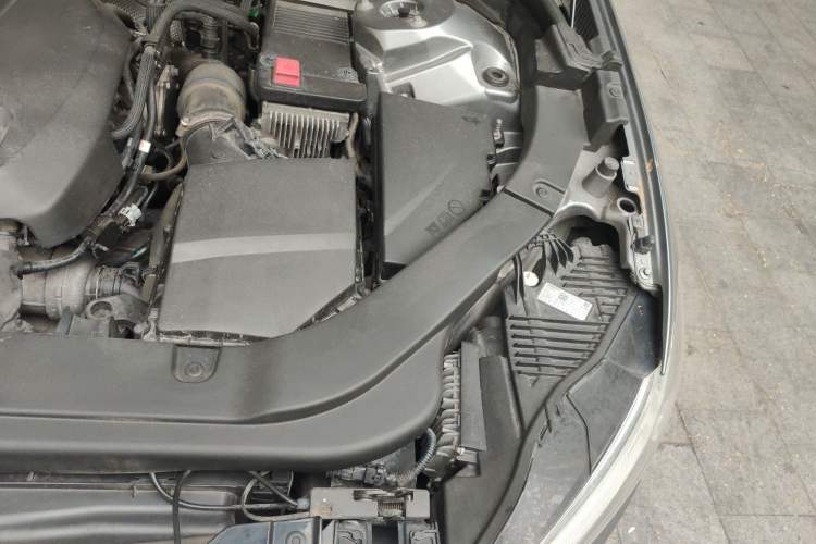 Used Volvo XC60 2018 T5 4x4 Zhiya Luxury Edition Engine Bay Left