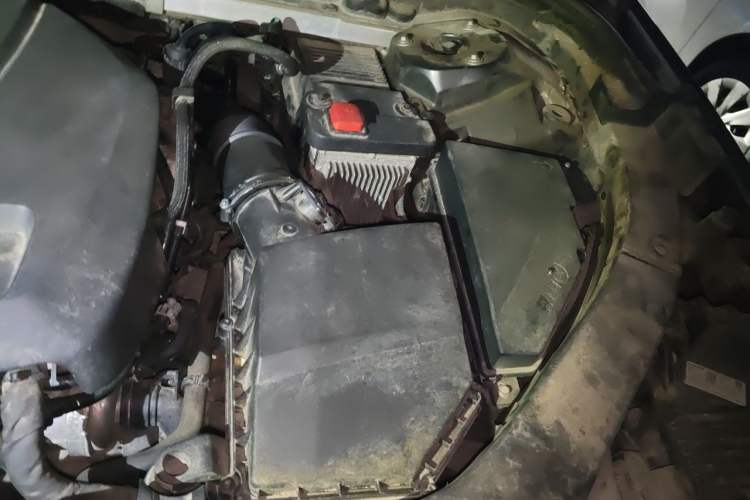 Used Volvo XC60 2018 T5 4x4 Smart Edition Engine Bay Left