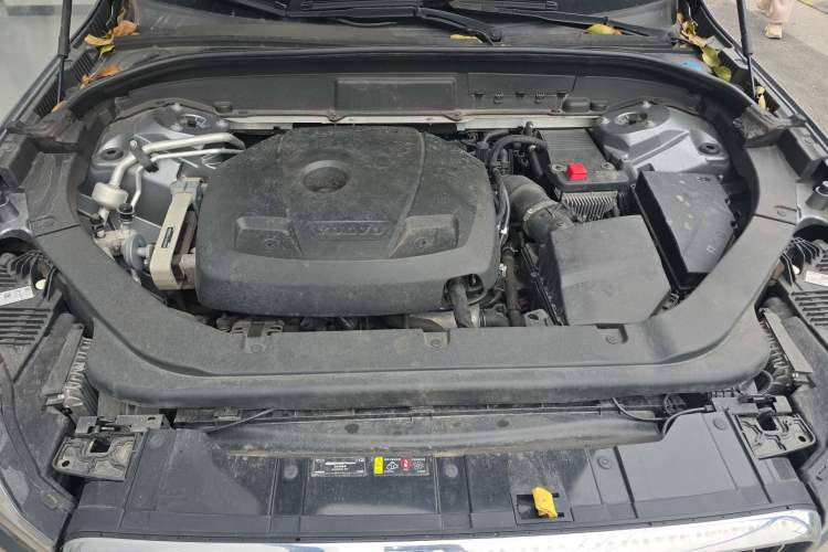 Used Volvo XC60 2018 T5 4x4 Zhiyi Edition Engine Bay