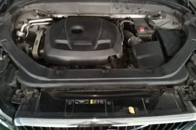 Used Volvo XC60 2018 T5 4x4 Zhiyi Edition Engine Bay