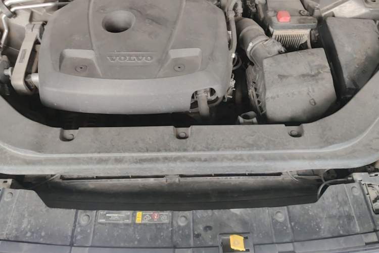 Used Volvo XC60 2018 T5 4x4 Zhiyi Edition Engine Bay